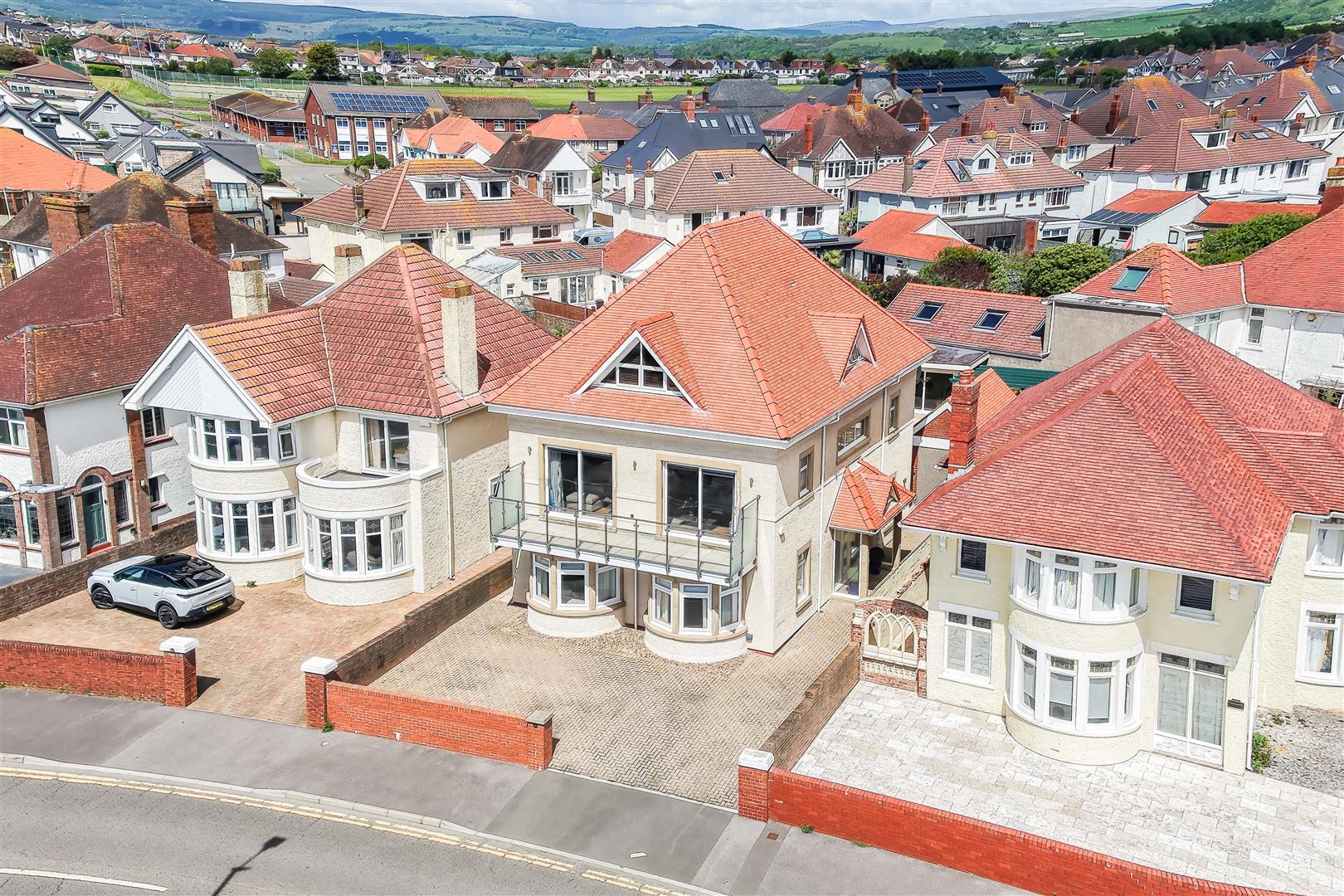 West Drive, Porthcawl, Bridgend County Borough, CF36 3LS
